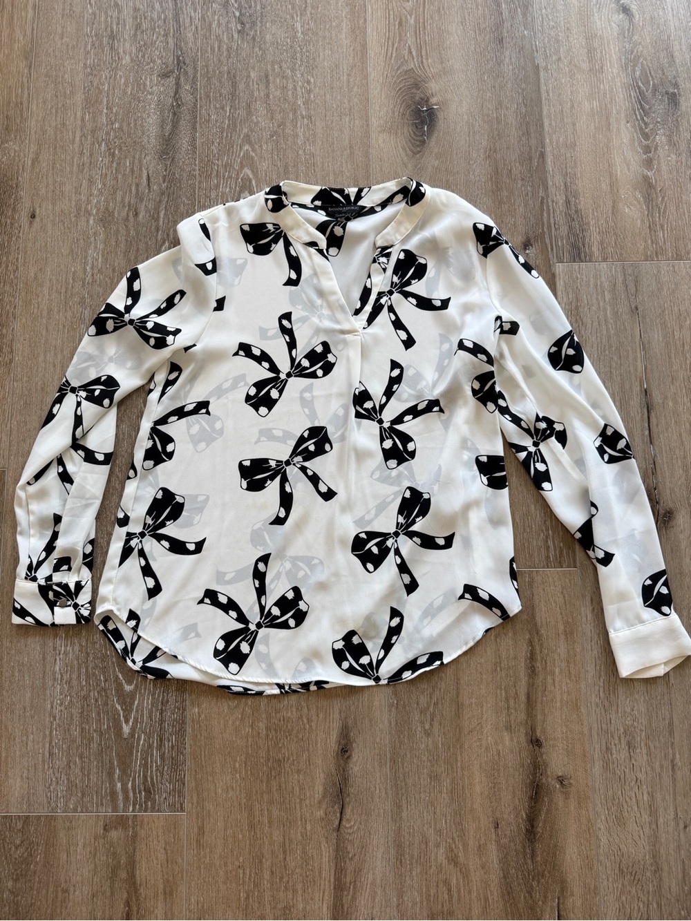 Banana Republic White Blouse with Black Bow Print